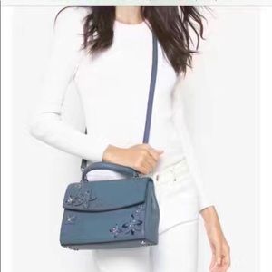 Mk small ava with flowers